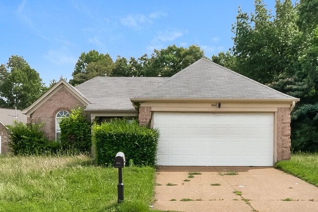 Building Photo - 4642 Blue River Cove
