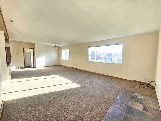 Foto del edificio - 302 N Argonne Rd