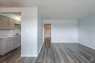Building Photo - 209 N Woodland Dr