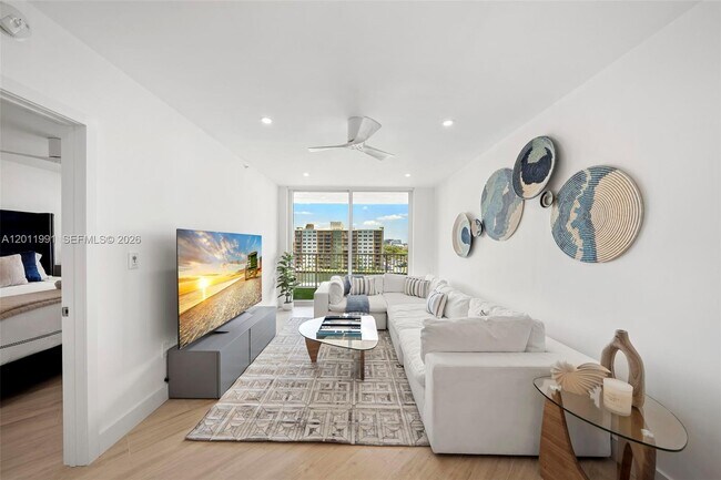 Foto del edificio - 3020 NE 32nd Ave