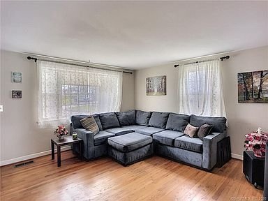 Foto del edificio - 20 Redbud Ln