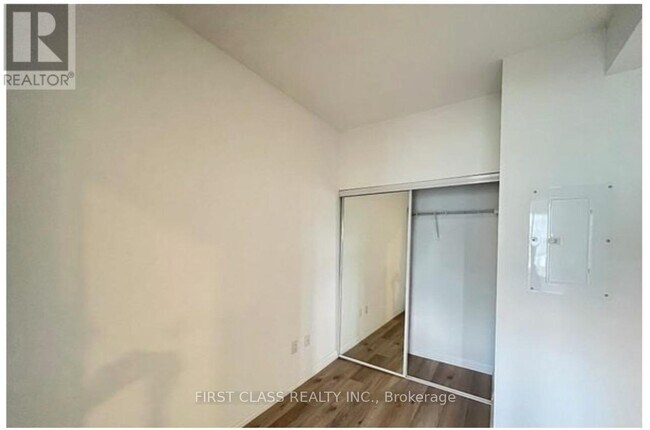 Building Photo - 75 Canterbury Pl