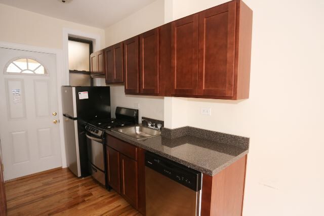 Foto del edificio - 3754 N Fremont St