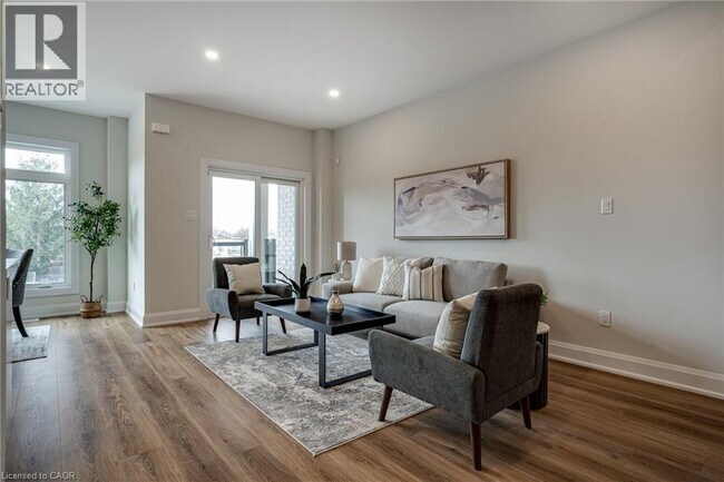 Building Photo - 292 Vine St