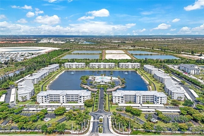 Foto del edificio - 16585 Lake Cir Dr