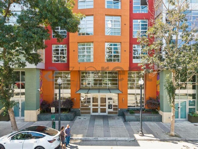 Building Photo - Unit 313