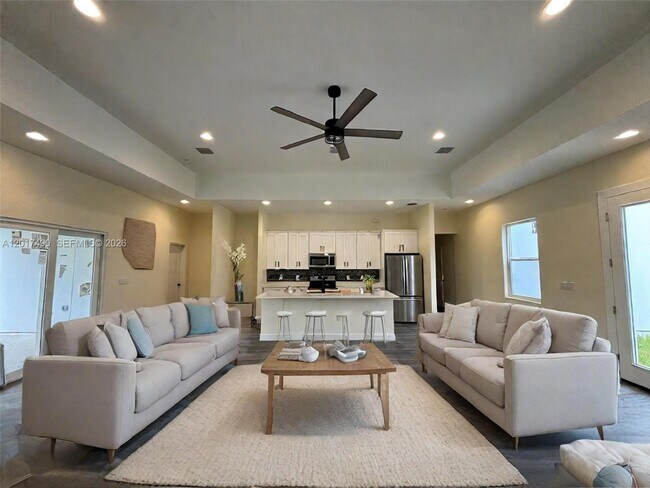 Foto del edificio - 738 Harriet Ave SW