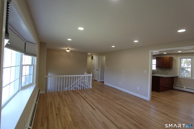 Building Photo - 32 Lexington Cir