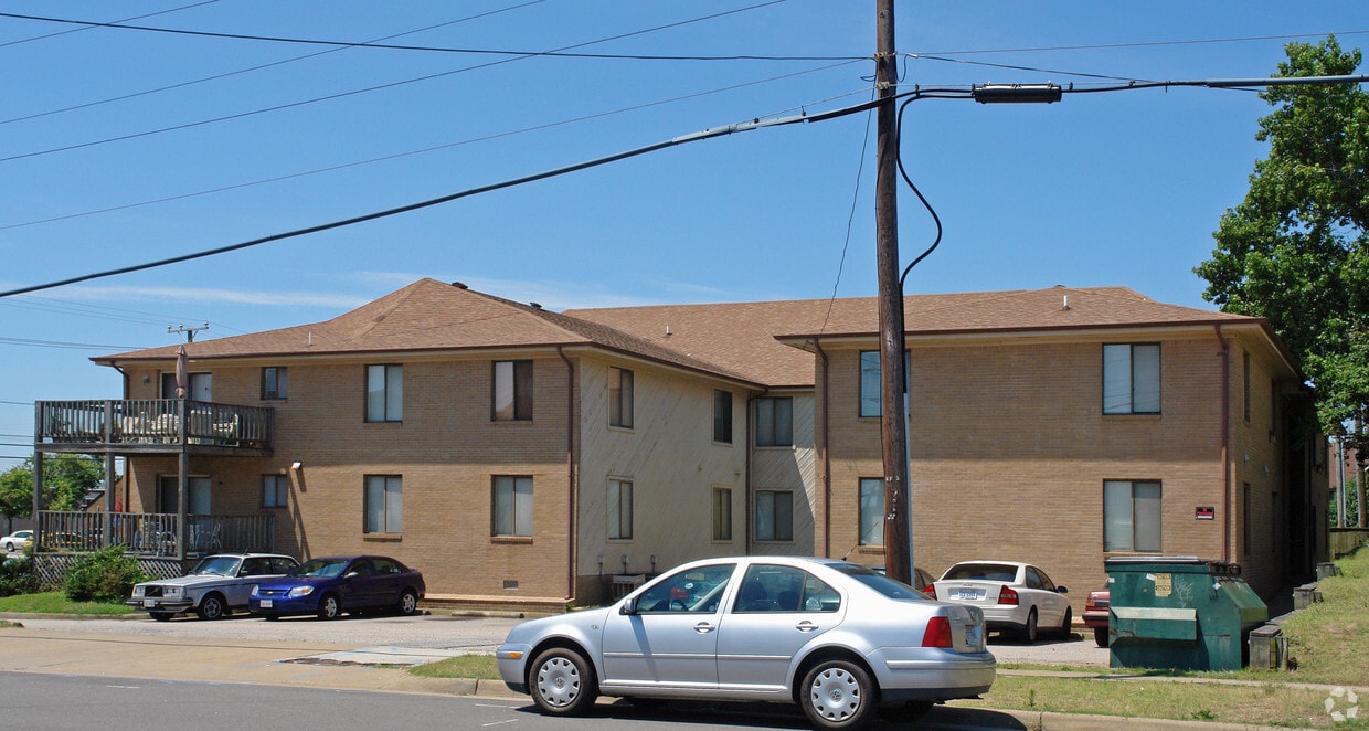 Building Photo - 405 32nd St