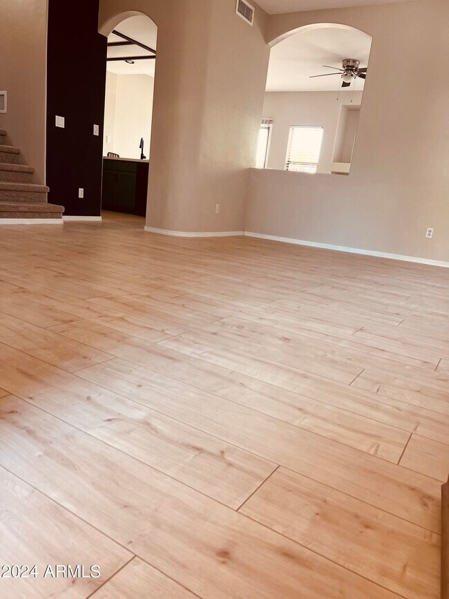 Foto del edificio - 1914 N 106th Ln