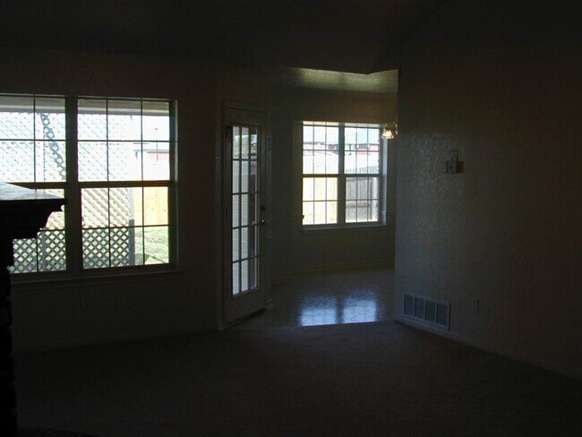 Foto del edificio - 4 br, 2 bath House - 4206 Water Oak Dr