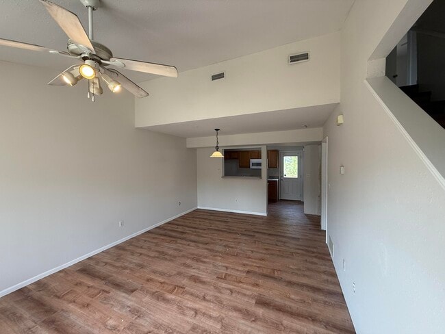 Building Photo - 1415 Raleigh Dr