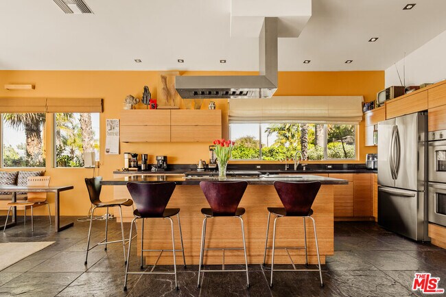 Foto del edificio - 6310 Tompkins Way