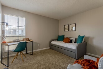 2BR, 2BA - 1000 SF Belmont - Bedroom - The Aspen Apartments