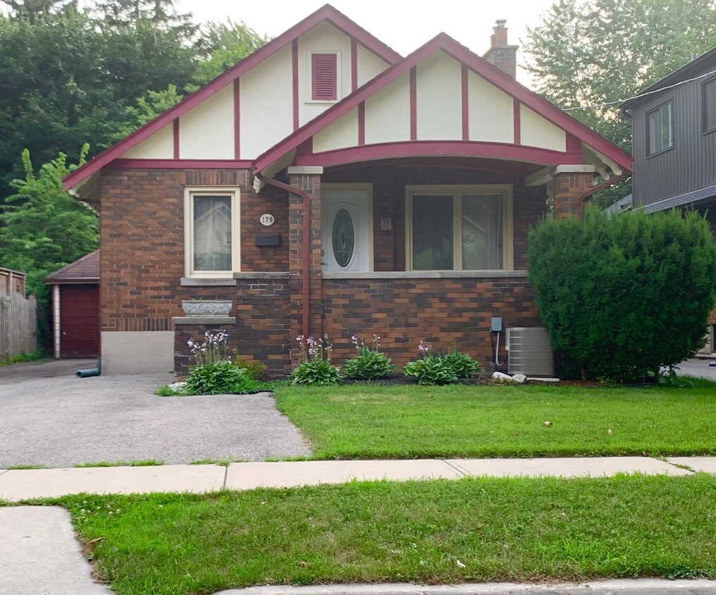 Charming 2+ DEN Whole Home Rental in Old ... - Charming 2+ DEN Whole Home Rental  in Old ...