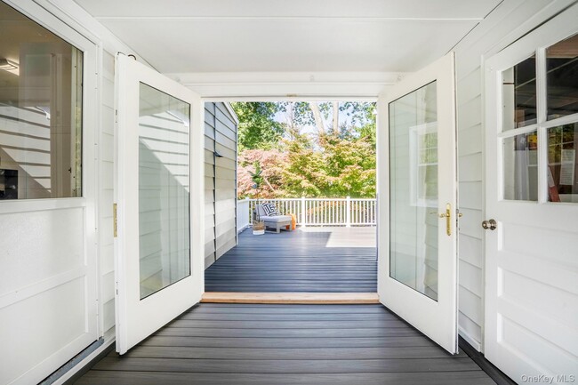 Building Photo - 162 N Rd