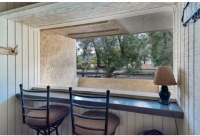 Building Photo - 685 N Ashurst Ct