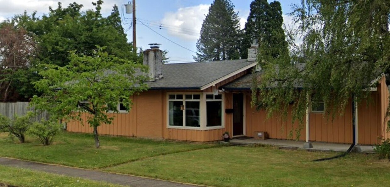 Primary Photo - Lovely 3 Bedroom Home