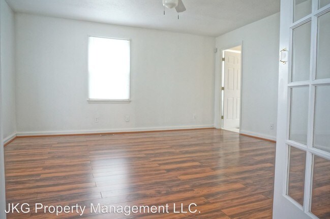 Building Photo - 4 br, 2.5 bath House - 34 Davis Ave