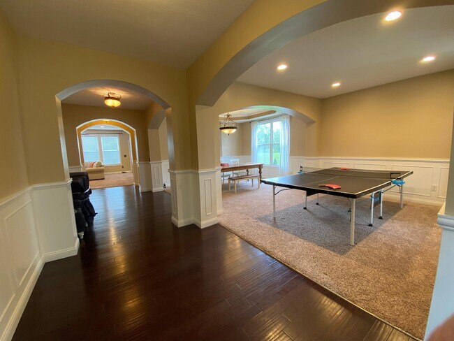 Building Photo - 6130 Golden Eagle Drive