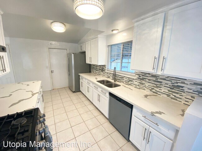 Building Photo - 3 br, 2 bath House - 1901 Woodcrest Ave