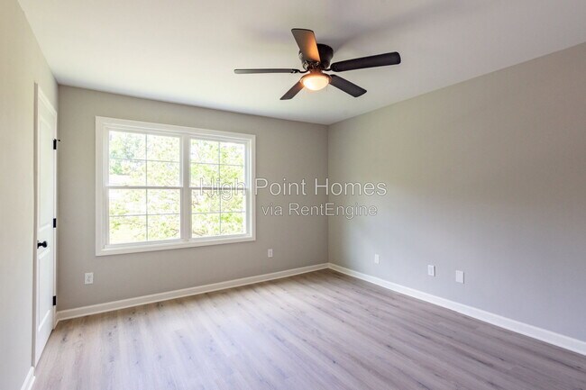 Foto del edificio - 400 Gallery Ln
