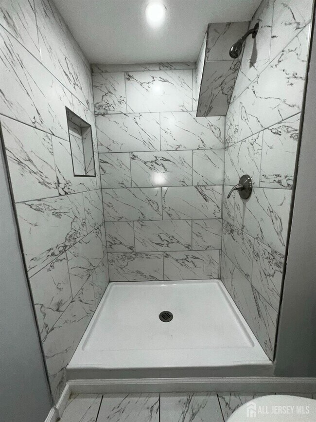 Foto del edificio - 208 E 9th St