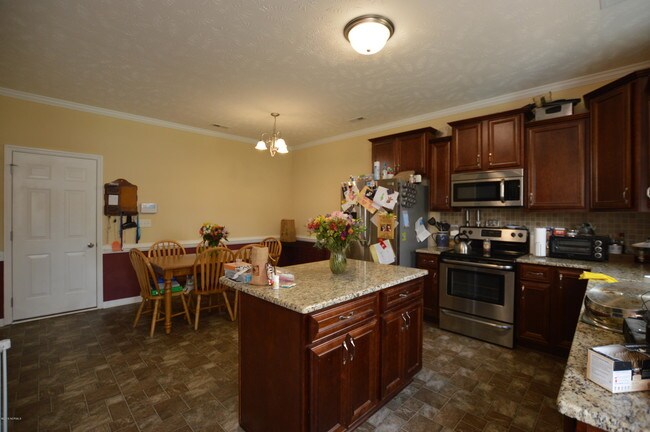 Foto del edificio - 100 Sparrow Point Ln