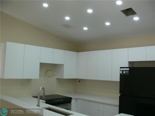 Foto del edificio - 7191 SW 14th St