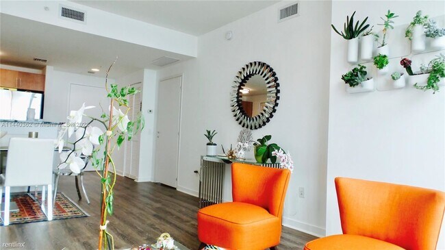Building Photo - 2 br, 2 bath Condo - 300 S Biscayne Blvd A...