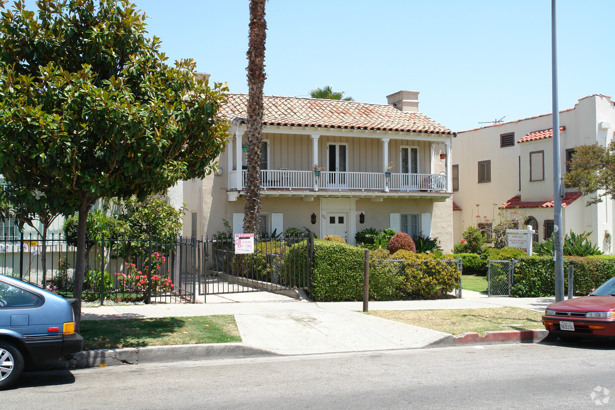 Primary Photo - 924 S Catalina St