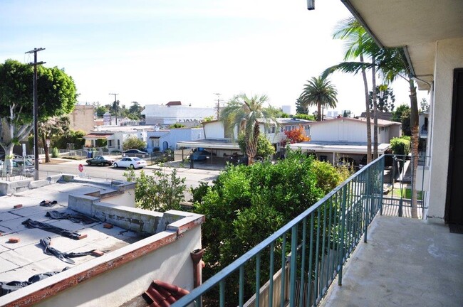 Foto del edificio - 5437 Barton Ave