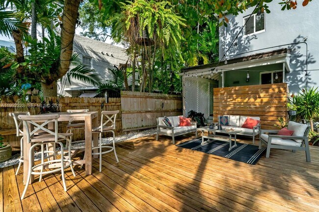 Foto del edificio - 970 NW 10th Ave