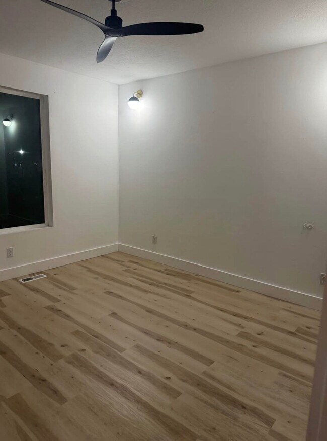 Foto del edificio - 83 N 2500 W
