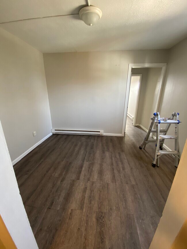 Foto del edificio - 245 S Washington St