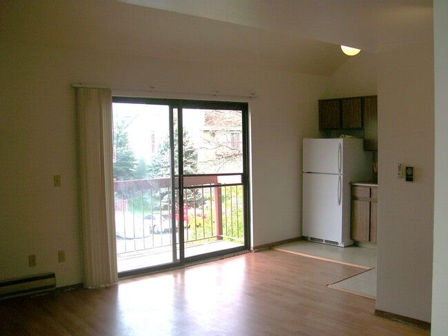 Building Photo - 4501 Boardwalk Dr