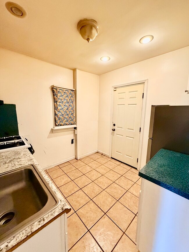 Photo - 1531 W Tucker St Townhome