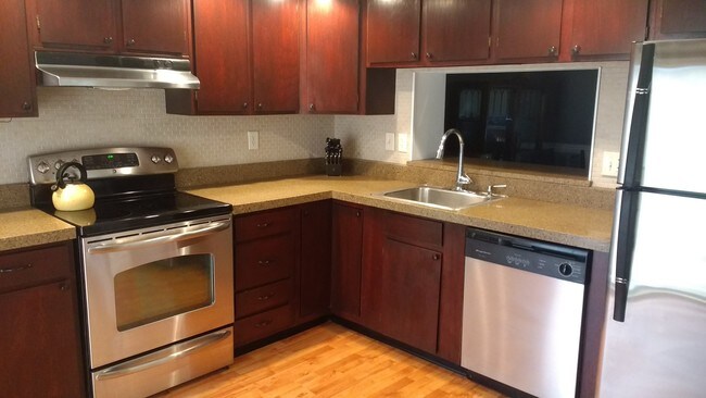 Building Photo - 803 Bismark Way