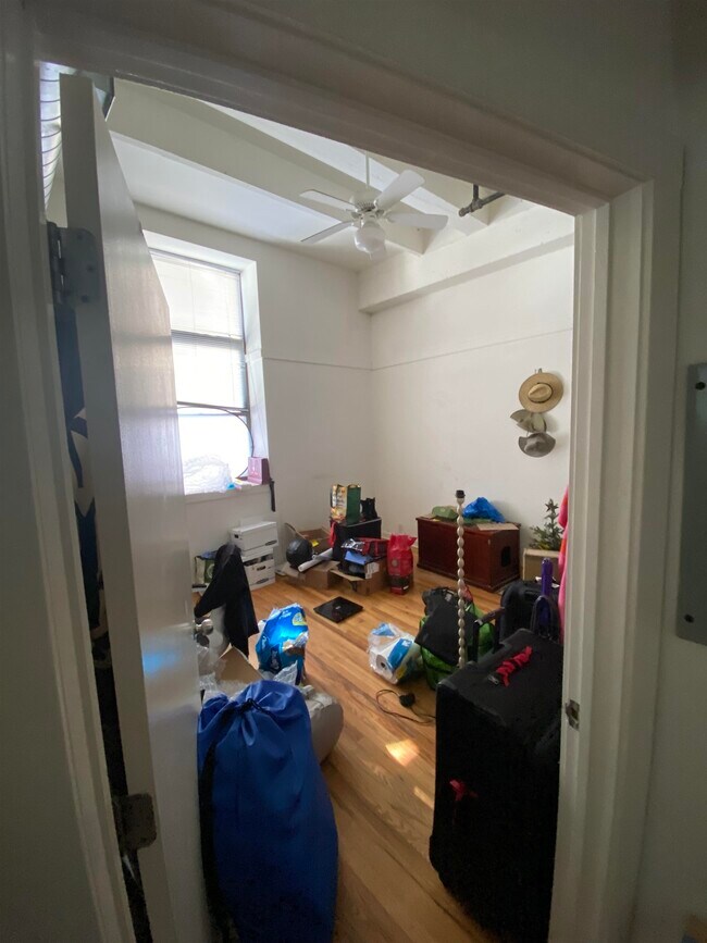 Foto del edificio - 1017 Jefferson St