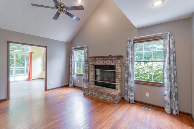 Foto del edificio - 902 S Rainier Ct