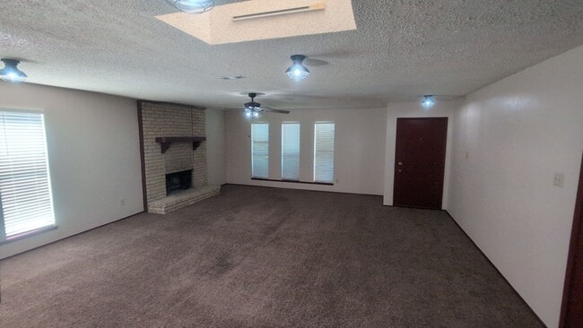 Building Photo - 3705 Fort Hunt Dr