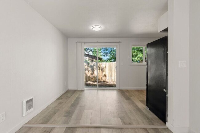 Foto del edificio - 9623 SE Knight St