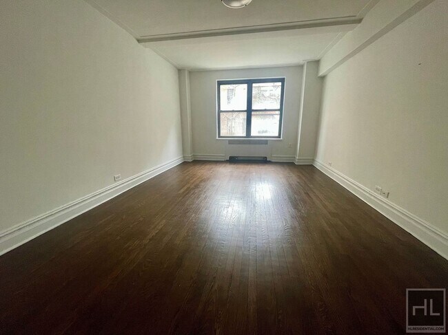 Foto del edificio - EAST 38 STREET