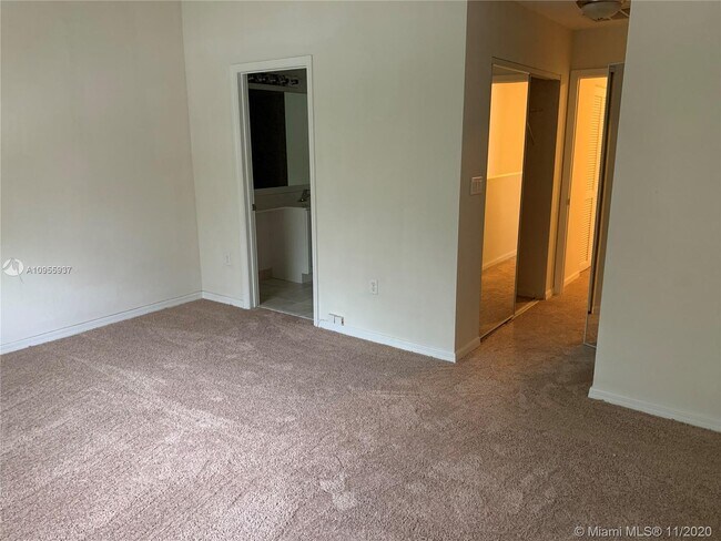 Building Photo - 4002 Oak Landing Dr