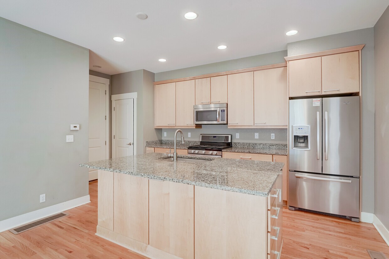 Foto principal - 11335 Uptown Ave