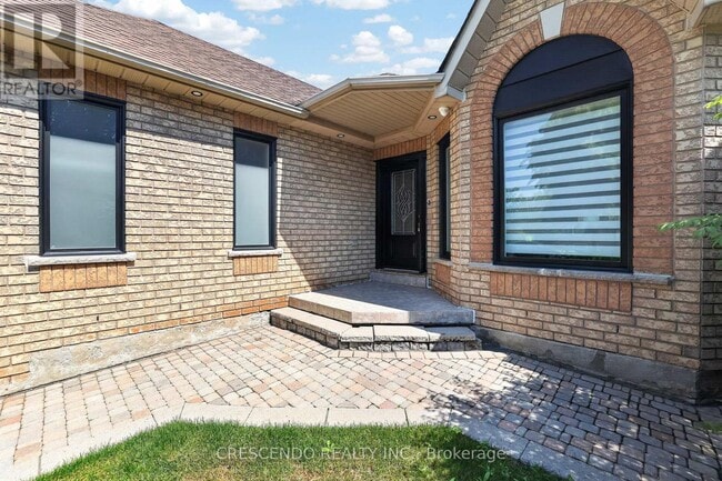 Building Photo - 15 Southbury Manor Dr
