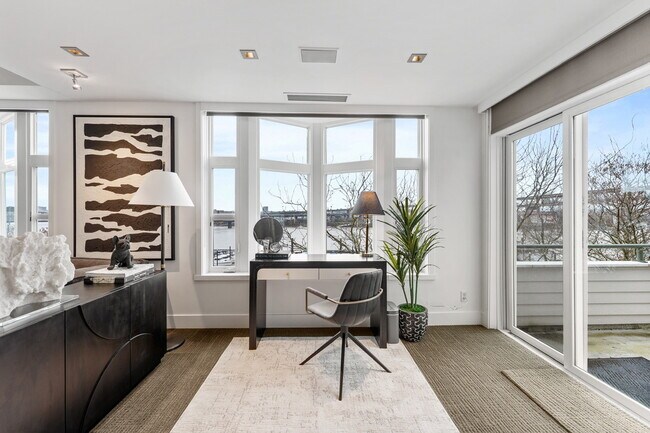Foto del edificio - 305 SW Montgomery St