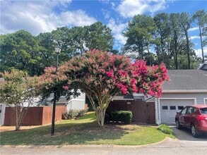Building Photo - 5014 Meadow Ln
