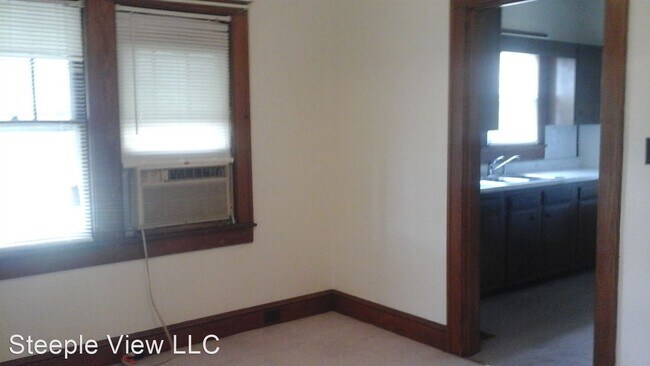 Foto del edificio - 2 br, 1 bath House - 1104 N. Michigan Ave