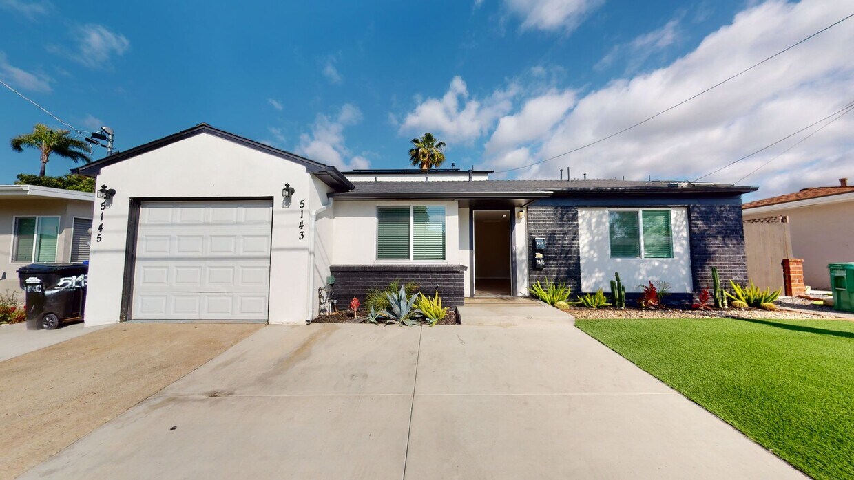 Foto principal - Remodeled in 2022!! 4 BD 2 BR House